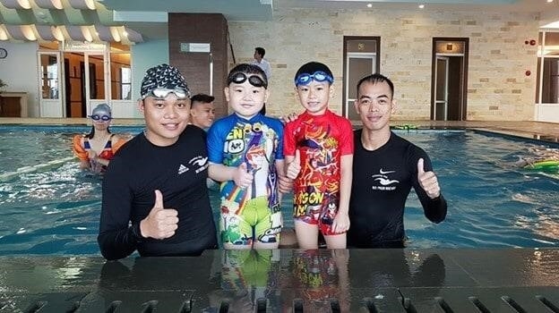 Tại Đà Nẵng, có một CLB dạy kèm bơi được gọi là Swimming Club. Ở đây, các học viên sẽ được hướng dẫn cách bơi một cách hiệu quả và an toàn. Ngoài ra, CLB còn tổ chức các buổi luyện tập và thi đấu để giúp các học viên phát triển kĩ năng của mình. Nếu bạn đang muốn học bơi hoặc nâng cao kĩ năng bơi của mình tại Đà Nẵng, hãy đến với Swimming Club để có một trải nghiệm bơi tuyệt vời.