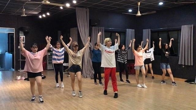 Kpop Dance, also known as Bin Gà Class, is a popular dance style that originated from South Korea. It involves a combination of fast-paced movements, intricate choreography, and catchy music. This dance style has gained a massive following around the world, especially among young people.Bin Gà Class is not just about dancing, but also about expressing oneself through movement. It requires a lot of energy, discipline, and practice to master the various dance steps. The dance style is known for its unique blend of hip-hop, jazz, and traditional Korean dance elements.Many Kpop Dance enthusiasts join dance classes to improve their skills and learn new routines. These classes are led by experienced dance instructors who provide step-by-step guidance and feedback to help students achieve their dance goals.Overall, Kpop Dance is an exciting and dynamic dance style that continues to captivate audiences worldwide. Its popularity shows no signs of slowing down, and it is sure to remain a favorite among dance enthusiasts for years to come.
