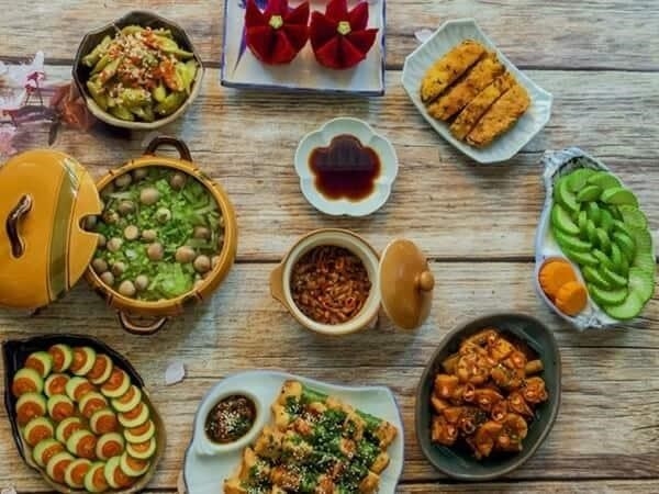 Dưới đây là danh sách 10 địa chỉ dạy nấu món chay Việt Nam uy tín tại TP.HCM mà bạn có thể xem xét để phát triển kỹ năng nấu ăn của mình.