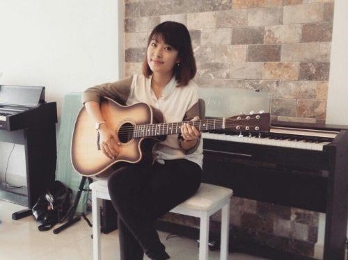 Music House là Trung tâm Đào tạo âm nhạc chuyên nghiệp, cung cấp các khóa học đa dạng về âm nhạc cho mọi đối tượng từ trẻ em đến người lớn. Với đội ngũ giáo viên giàu kinh nghiệm và tâm huyết, Music House cam kết mang đến cho học viên một môi trường học tập thân thiện, đầy đủ tiện nghi và chất lượng. Ngoài ra, Music House còn tổ chức các chương trình biểu diễn và sự kiện âm nhạc thú vị, giúp học viên có cơ hội trình diễn và thể hi