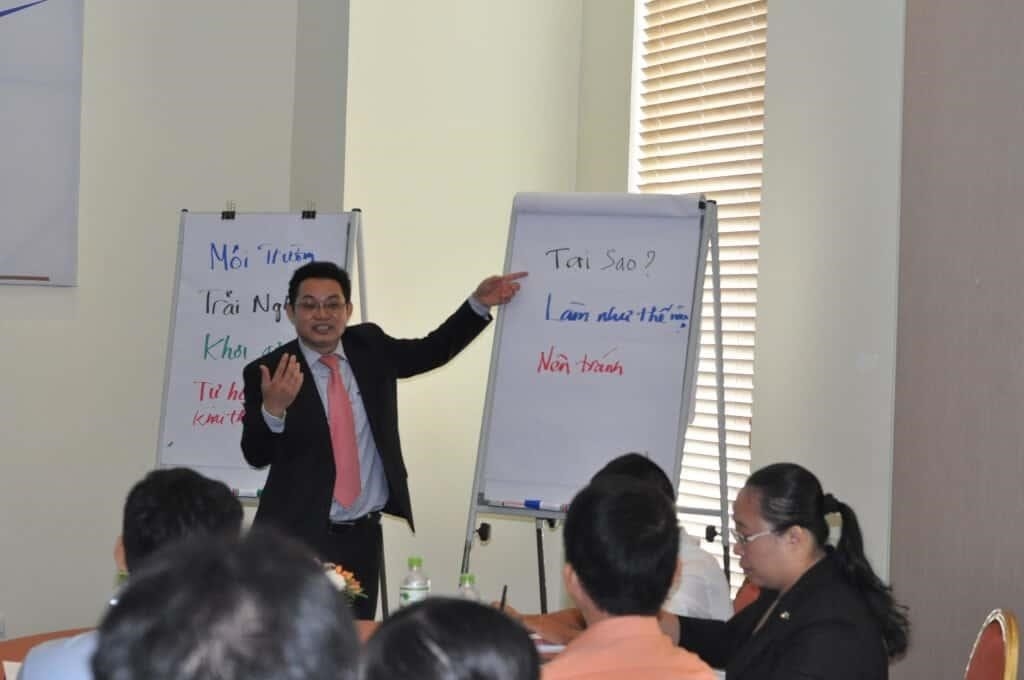 Smart Skill là một khái niệm đang được phổ biến trong nhiều lĩnh vực. Đây là tập hợp những kỹ năng thông minh giúp cho các cá nhân hoặc tổ chức có thể đạt được mục tiêu của mình một cách hiệu quả. Smart Skill bao gồm những kỹ năng như quản lý thời gian, tư duy sáng tạo, kỹ năng giao tiếp, lập kế hoạch và giải quyết vấn đề. Các kỹ năng này sẽ giúp cho người sử dụng nâng cao khả năng làm việc, tăng sự tự tin