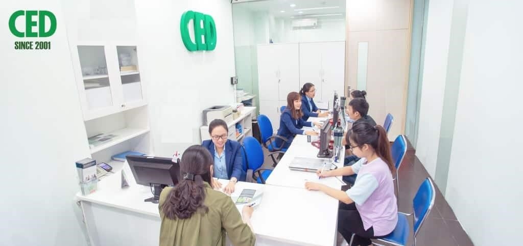 CED là Trung tâm Phát triển Khoa học Kinh tế, một tổ chức có nhiệm vụ thúc đẩy sự phát triển kinh tế thông qua việc nghiên cứu và áp dụng các giải pháp khoa học. CED có vai trò quan trọng trong việc xây dựng chính sách kinh tế và đưa ra các giải pháp cụ thể cho các vấn đề kinh tế đang diễn ra. CED có đội ngũ chuyên gia giàu kinh nghiệm và được đào tạo chuyên sâu trong lĩnh vực kinh tế, đảm bảo chất lượng và hiệu quả của