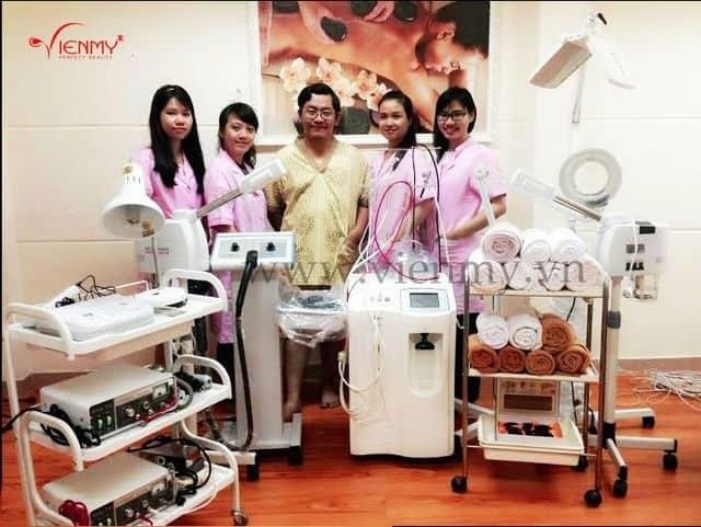 có một cuộc bầu cử tổng thống quan trọng vào tháng 11 năm nay. Các ứng cử viên đang tranh cử đều đang tập trung vào việc giành được sự ủng hộ của người dân. Trong khi đó, các cử tri vẫn đang đánh giá và tìm hiểu về những đề xuất và chính sách của từng ứng cử viên để có thể đưa ra quyết định thông minh và đúng đắn khi đi bỏ phiếu.