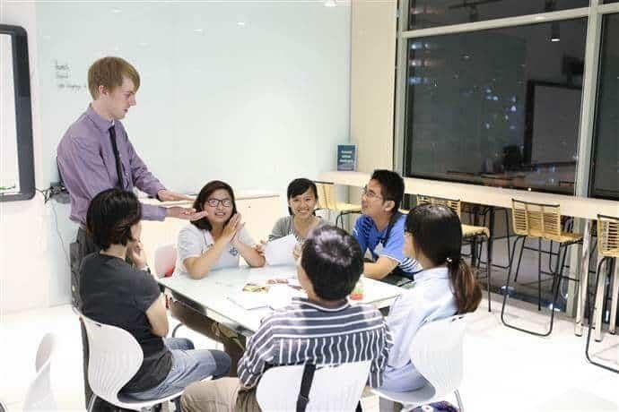 là một tổ chức giáo dục tiếng Anh uy tín tại Việt Nam. WSE cung cấp cho học viên một trải nghiệm học tập chất lượng cao thông qua các khóa học tiếng Anh linh hoạt và hiệu quả. Với phương pháp dạy học tiên tiến và đội ngũ giáo viên chuyên nghiệp, WSE đảm bảo mang đến cho học viên những kỹ năng tiếng Anh cần thiết để thành công trong công việc và cuộc sống.