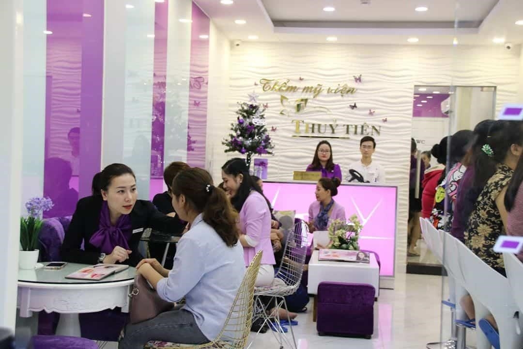 Nhiều bạn trẻ đang chọn địa chỉ đào tạo chuyên sâu về làm đẹp để đảm bảo chất lượng.