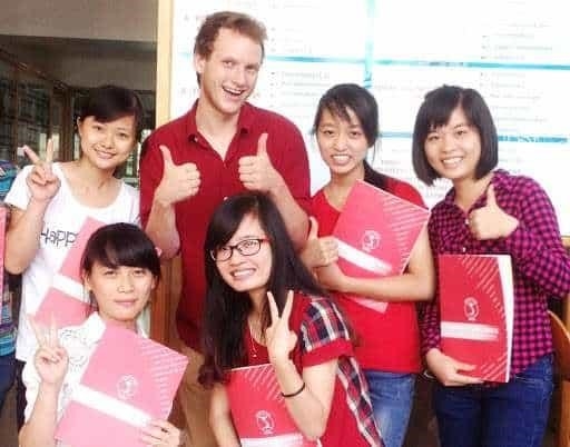 American Links là một trung tâm đào tạo tiếng Anh quốc tế. Tại đây, các học viên có thể học tiếng Anh với đội ngũ giáo viên chuyên nghiệp và có kinh nghiệm. Đặc biệt, American Links cung cấp các khóa học tiếng Anh đa dạng, từ khóa học cơ bản cho người mới bắt đầu đến khóa học nâng cao cho những người đã có trình độ tiếng Anh cao. Bên cạnh đó, trung tâm còn tổ chức các hoạt động giải trí và tham quan địa điểm du lịch để học viên có