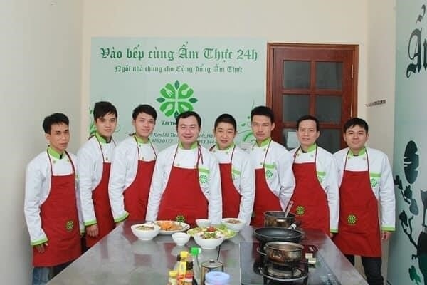 Một trường dạy ẩm thực hoạt động suốt 24 giờ trong ngày.