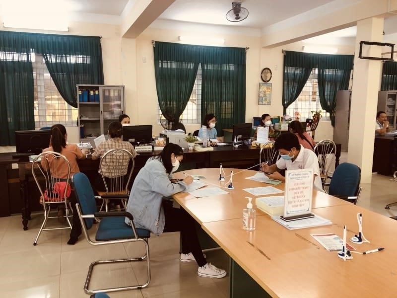 Trung Tâm Dịch Vụ Việc Làm Thừa Thiên Huế là một cơ quan chuyên cung cấp các dịch vụ liên quan đến việc làm tại tỉnh Thừa Thiên Huế. Các dịch vụ này bao gồm tư vấn và hỗ trợ việc tìm kiếm việc làm cho người lao động, cung cấp thông tin về các chương trình đào tạo nghề, giới thiệu các công ty tuyển dụng và tổ chức các hoạt động hỗ trợ việc làm.