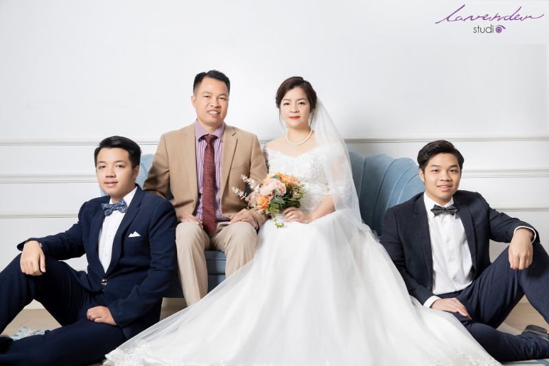 Giá gói chụp ảnh gia đình kỷ niệm cưới đẹp ở Hà Nội