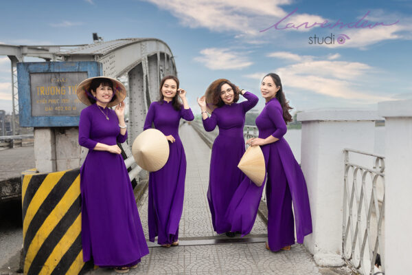 Hướng dẫn tạo dáng chụp ảnh chân dung đẹp cùng áo dài