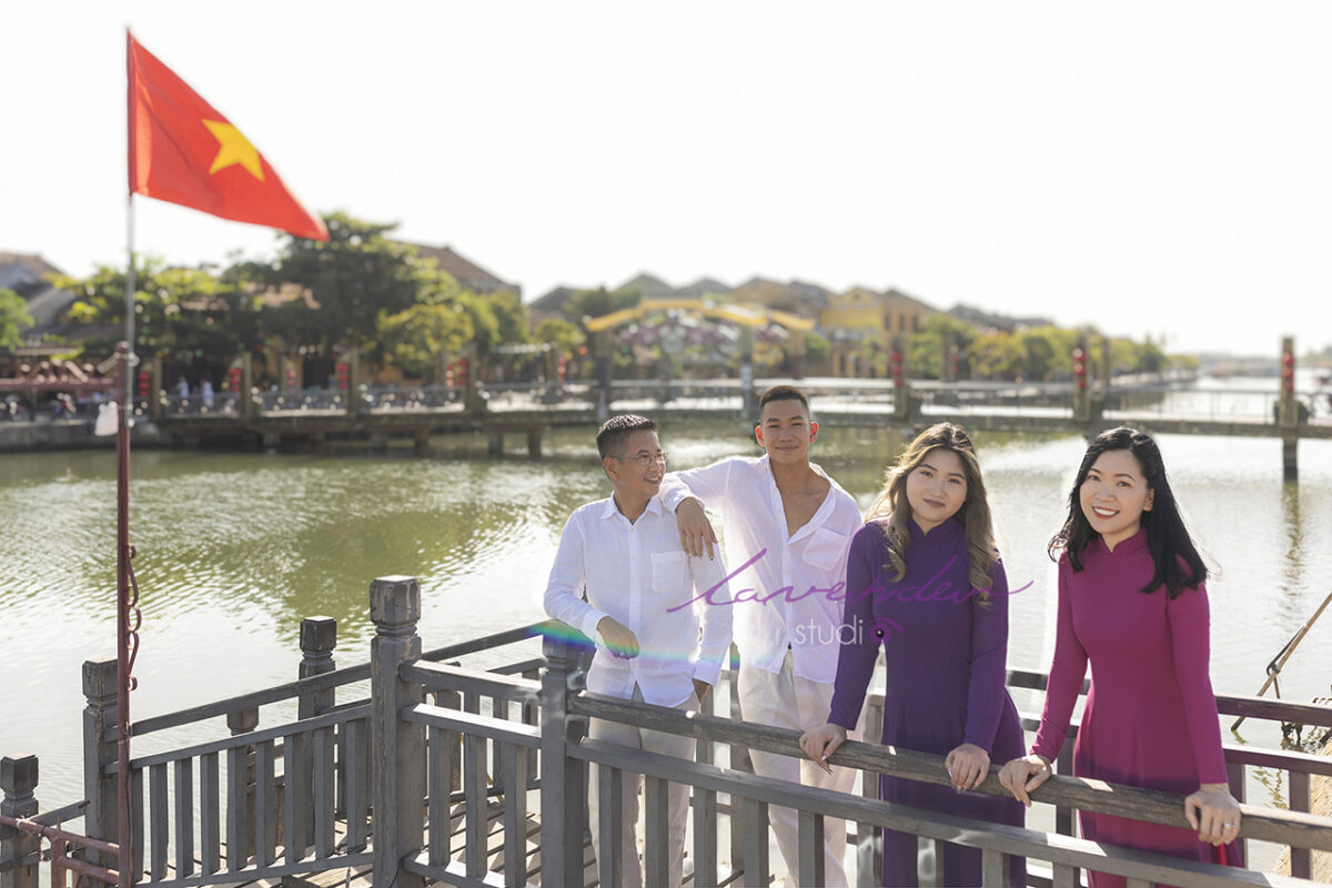 Dịch vụ chụp ảnh du lịch cùng gia đình ở Hội An giá bao nhiêu Dịch vụ chụp ảnh du lịch cùng gia đình ở Hội An giá bao nhiêu