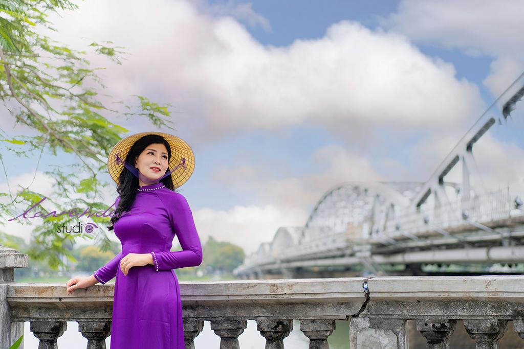 Giá thuê thợ chụp hình áo dài ở Huế hiện nay bao nhiêu Giá thuê thợ chụp hình áo dài ở Huế hiện nay bao nhiêu