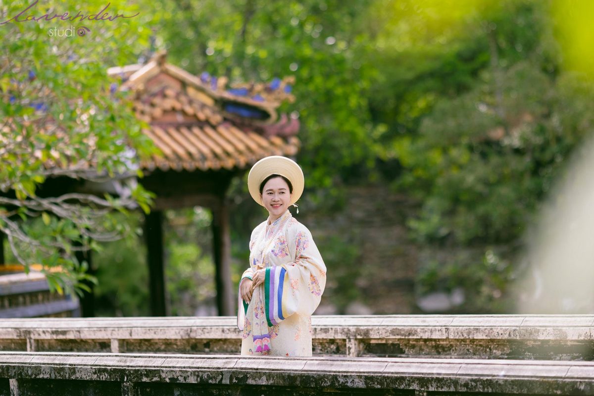 Chụp ảnh áo dài cổ phục ở Huế giá bao nhiêu Chụp ảnh áo dài cổ phục ở Huế giá bao nhiêu