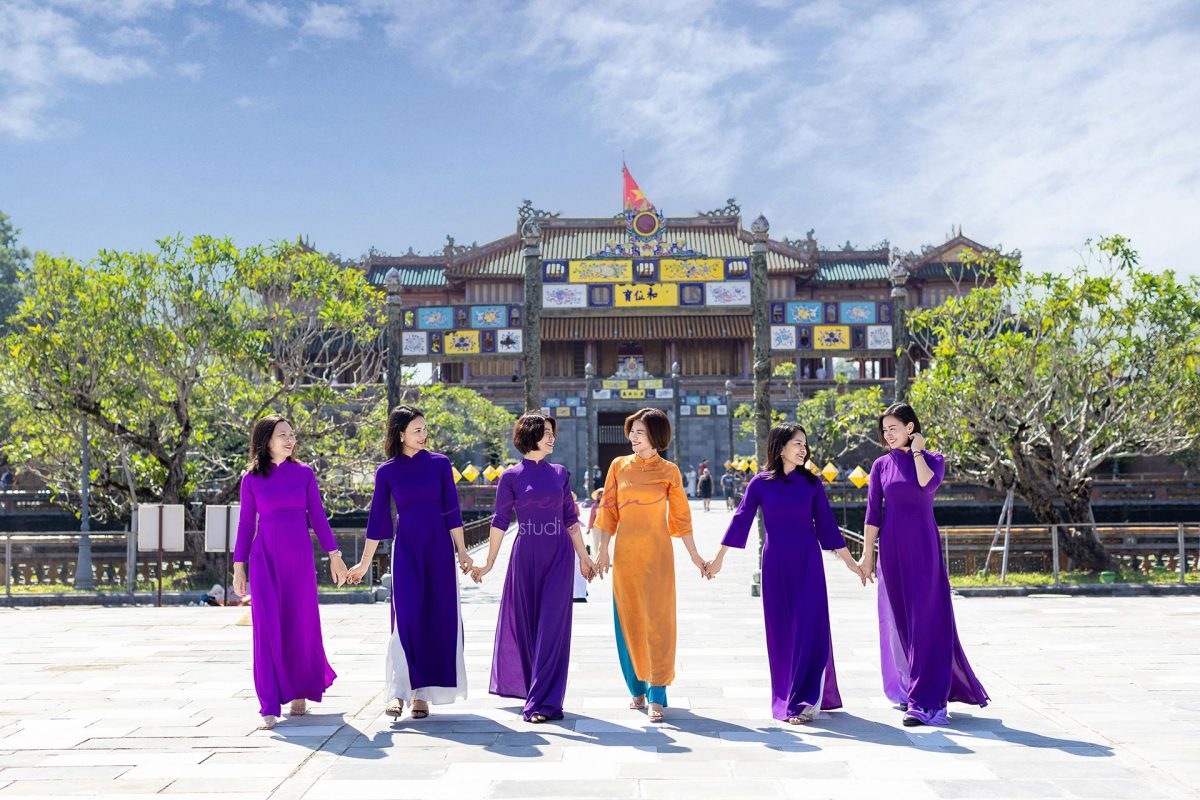 Chụp ảnh áo dài du lịch cùng bạn bè ở Huế Chụp ảnh áo dài du lịch cùng bạn bè ở Huế