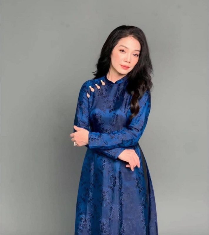 Cửa hàng áo dài cho thuê cổ phục Hoàng Quyên ở Huế Cửa hàng áo dài cho thuê cổ phục Hoàng Quyên ở Huế