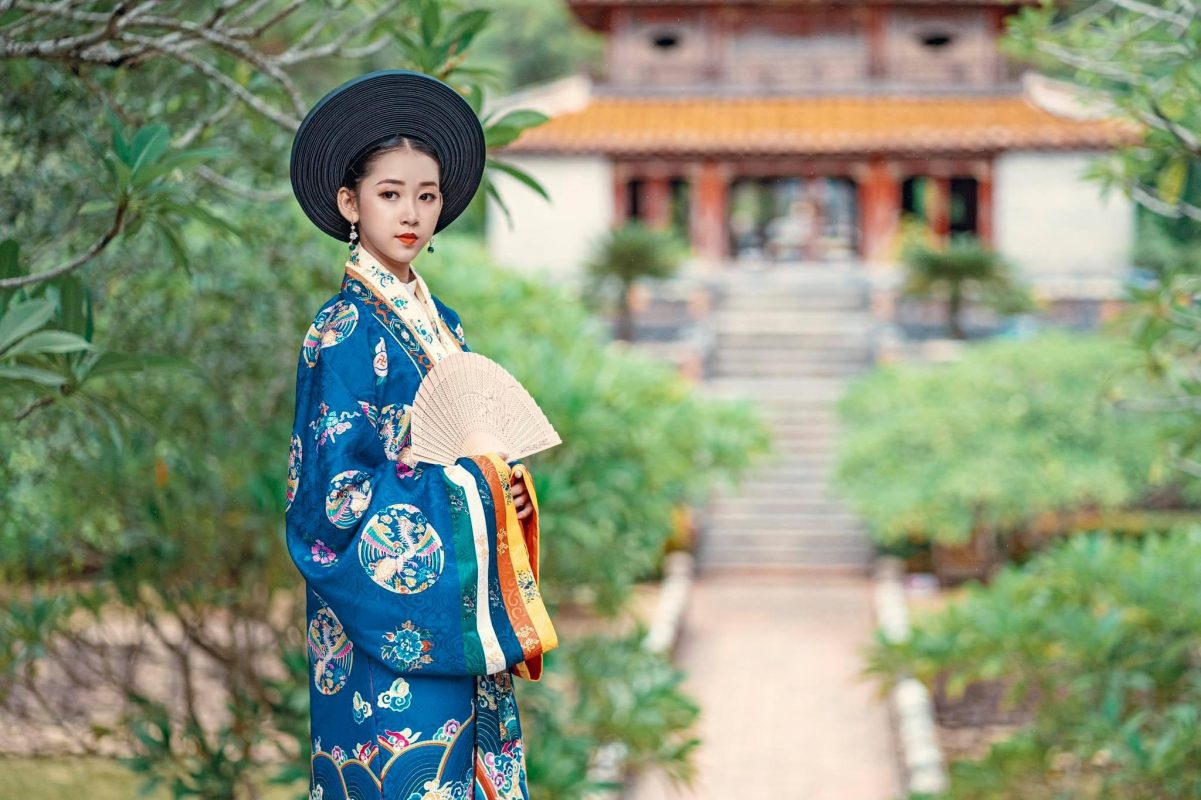 Khuyến mại khi thuê áo dài cổ phục Huế Khuyến mại khi thuê áo dài cổ phục Huế