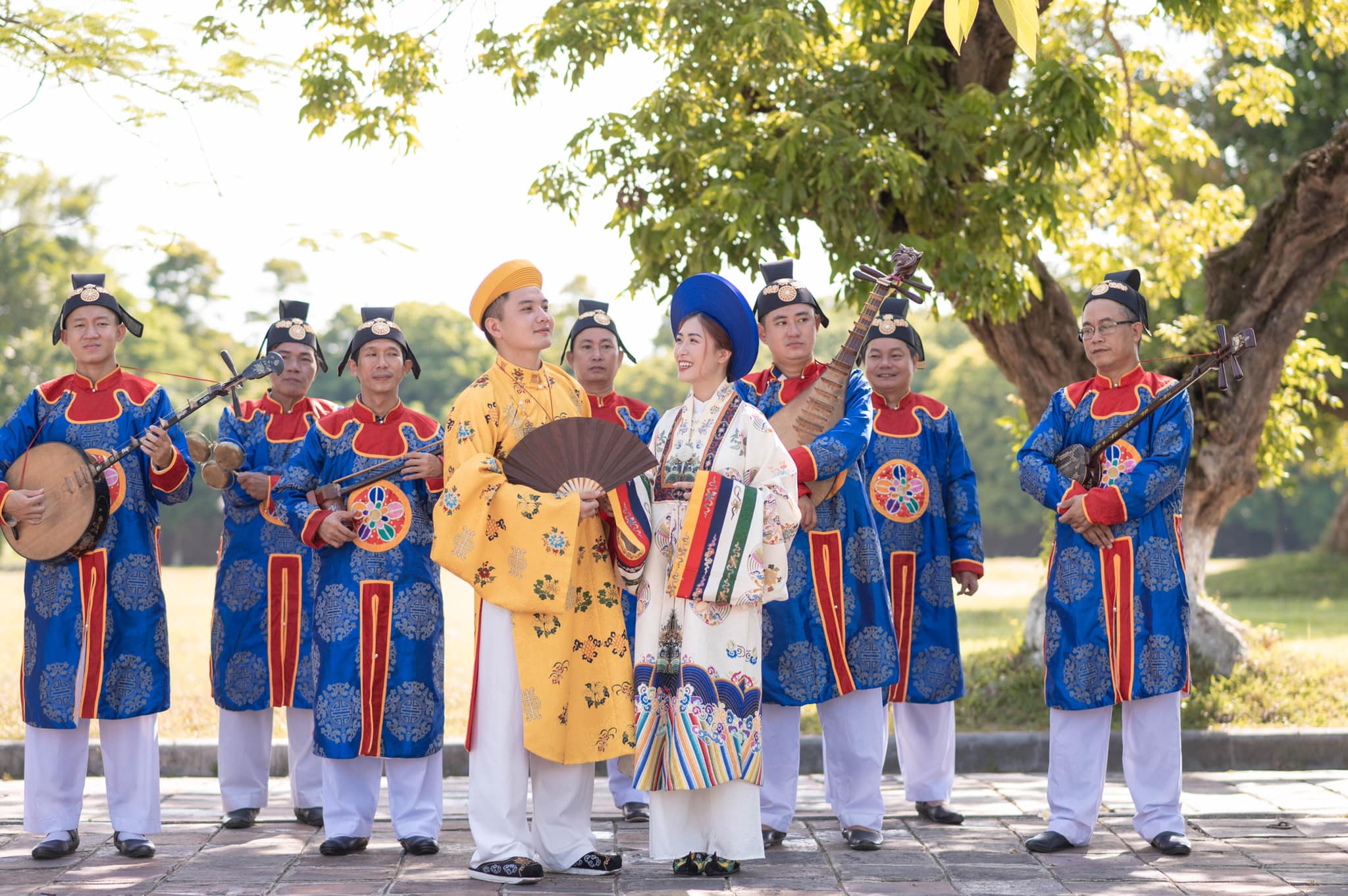 Những điều cần lưu ý khi thuê áo dài cổ phục ở Huế Những điều cần lưu ý khi thuê áo dài cổ phục ở Huế