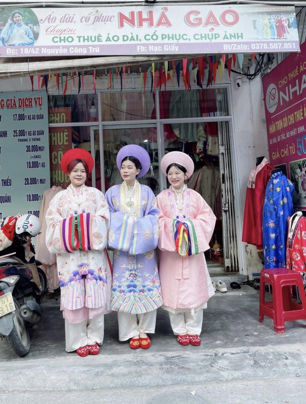 Cho thuê áo dài cổ phục ở Tiệm Nhà Gạo tại Huế Cho thuê áo dài cổ phục ở Tiệm Nhà Gạo tại Huế