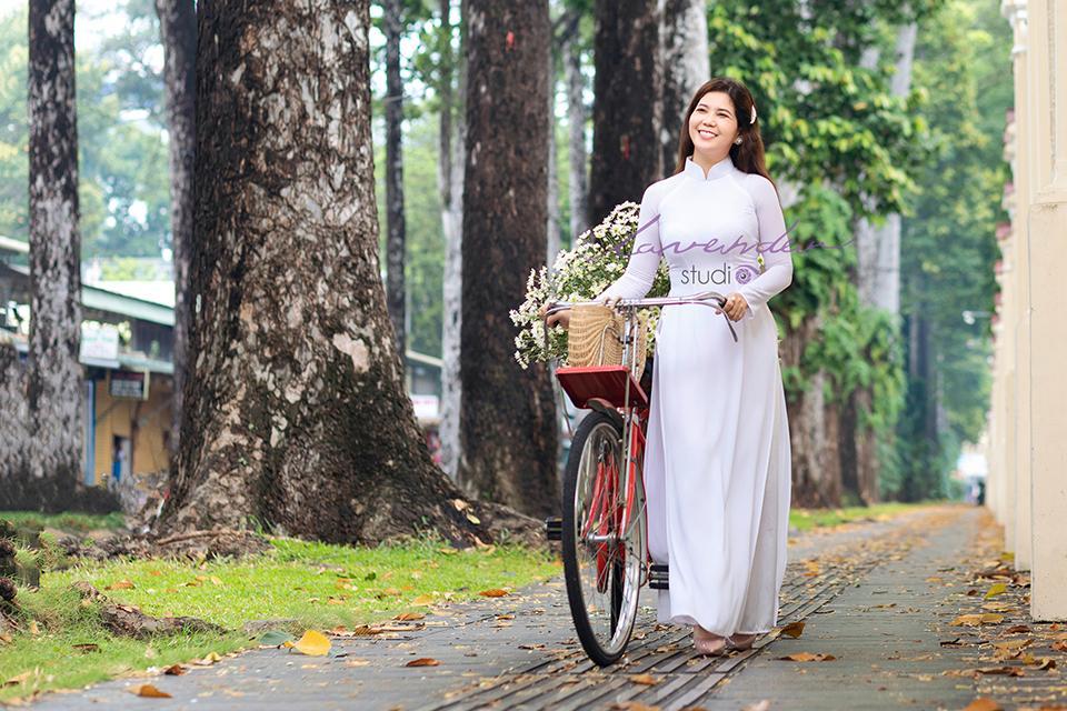 Hướng dẫn tạo dáng chụp ảnh tự nhiên khi chụp hình áo dài ngoại cảnh