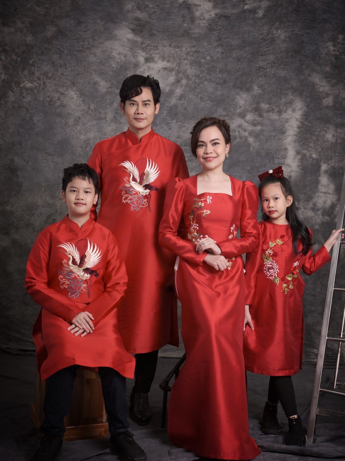 Địa chỉ chụp hình Tết gia đình 4 người tại TP.HCM 2025 uy tín Địa chỉ chụp hình Tết gia đình 4 người tại TP.HCM 2025 uy tín