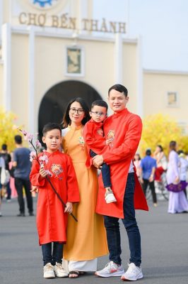 trang phục chụp ảnh gia đình ngoại cảnh Tết
