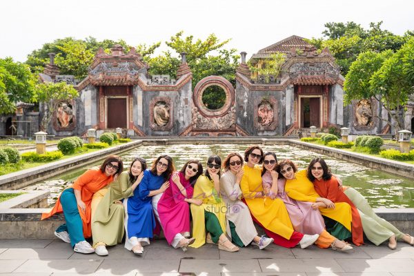 Giá dịch vụ chụp ảnh nhóm cùng bạn bè hiện nay