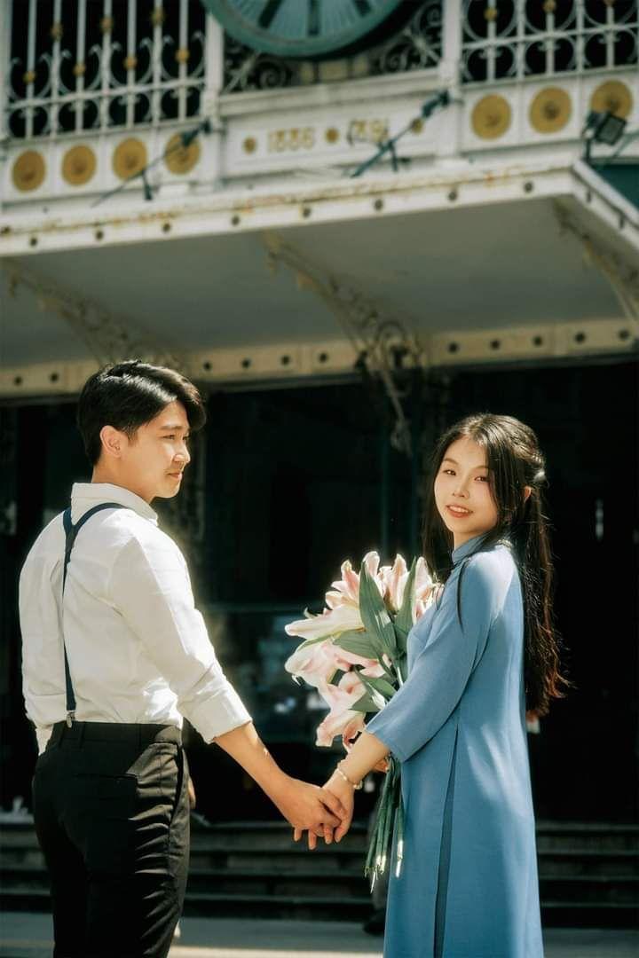 Duyên dáng khi chụp hình couple tết với áo dài năm 2025