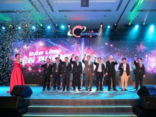 Mới nhất chi phí chụp ảnh tất niên cuối năm tại Huế năm 2025