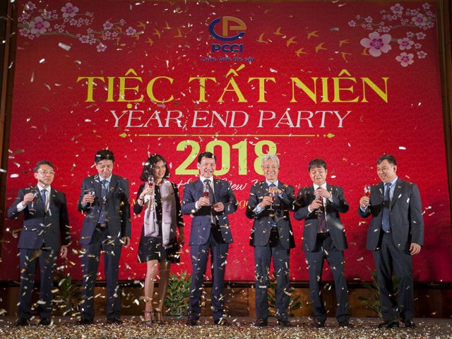 Mới nhất chi phí chụp ảnh tất niên cuối năm tại Huế năm 2025