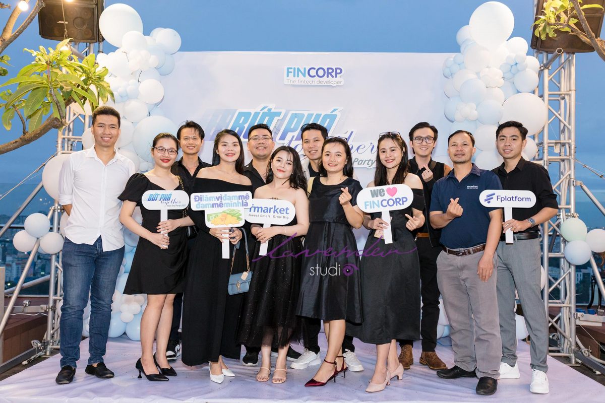 Chụp hình sự kiện cuối năm cho công ty giá bao nhiêu Chụp hình sự kiện cuối năm cho công ty giá bao nhiêu