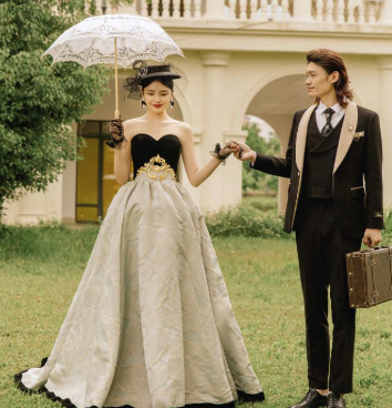 Ấn tượng với 10 cách chụp ảnh couple nghệ thuật cổ điển Ấn tượng với 10 cách chụp ảnh couple nghệ thuật cổ điển