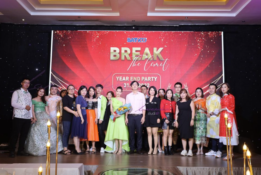 Hướng dẫn chụp ảnh year end party sự kiện đẹp cho năm 2025 Hướng dẫn chụp ảnh year end party sự kiện đẹp cho năm 2025