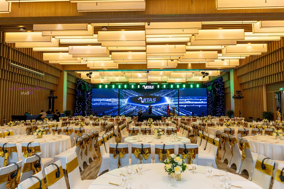 Chụp hình sự kiện cuối năm year end party giá bao nhiêu Chụp hình sự kiện cuối năm year end party giá bao nhiêu