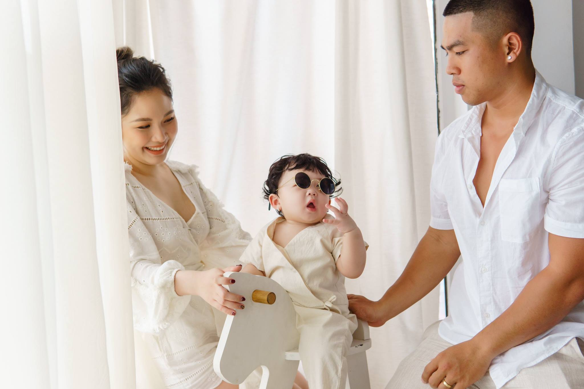 10 vấn đề cần lưu ý khi chụp ảnh gia đình tại nhà 10 vấn đề cần lưu ý khi chụp ảnh gia đình tại nhà