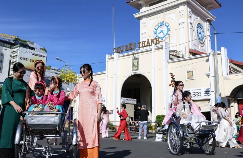 Một số địa điểm chụp hình áo dài ngoại cảnh ở TP.HCM năm 2025 không nên bỏ qua