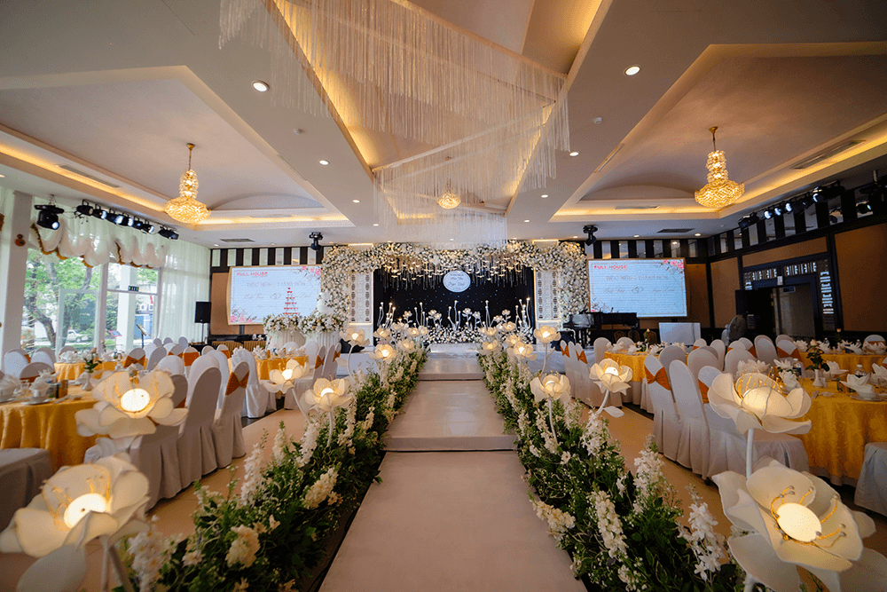 Giải đáp: Nên tổ chức tiệc cưới tại nhà hàng hay ở nhà? Giải đáp: Nên tổ chức tiệc cưới tại nhà hàng hay ở nhà?