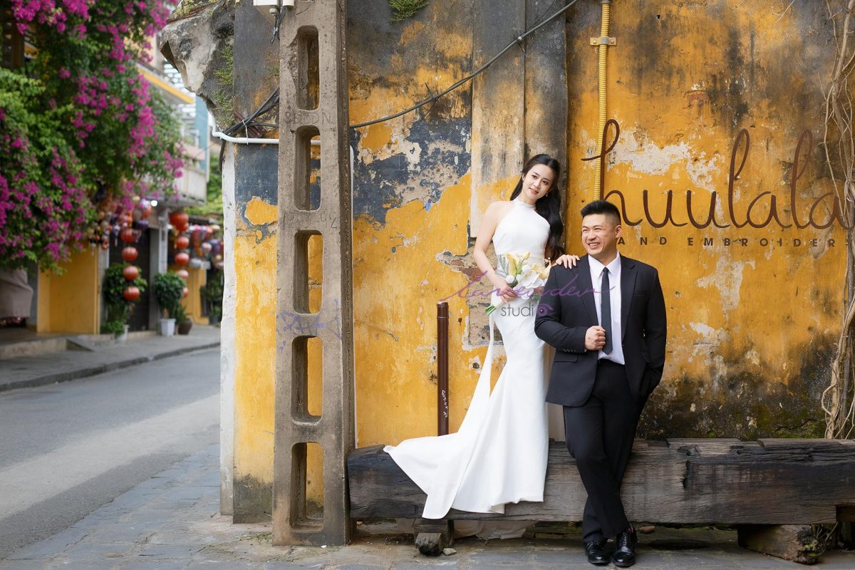 Thuê dịch vụ chụp hình cưới đẹp để cổng tại Đà Nẵng ở Lavender studio giá bao nhiêu