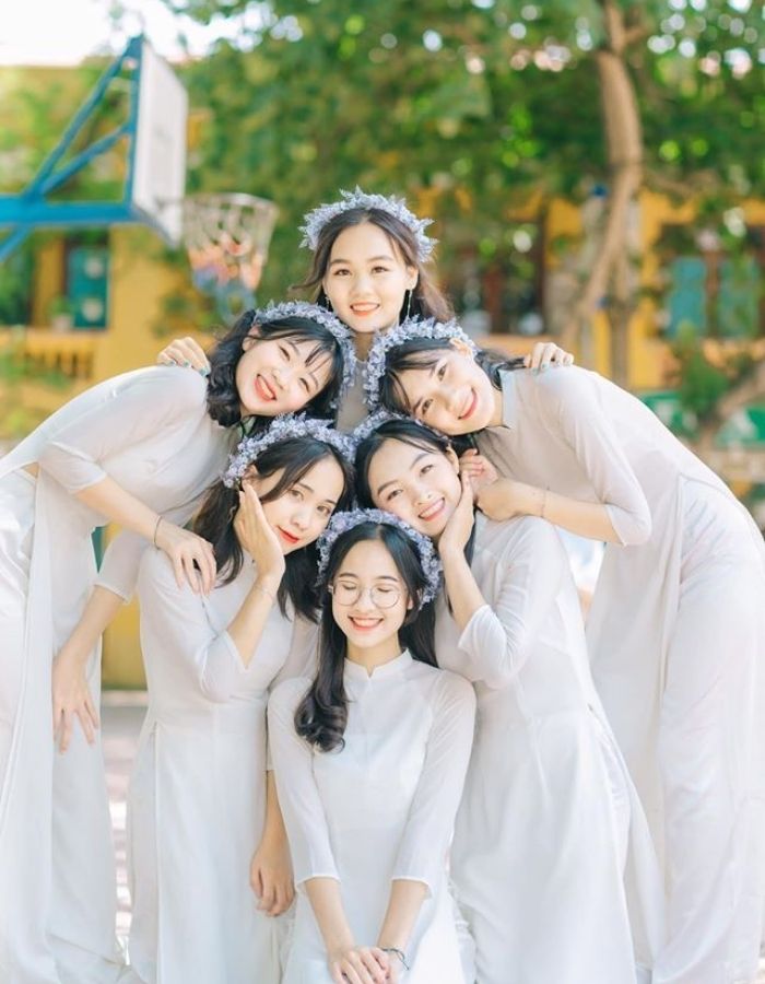 Cách tạo dáng chụp ảnh áo dài kỷ yếu không thể bỏ qua Cách tạo dáng chụp ảnh áo dài kỷ yếu không thể bỏ qua