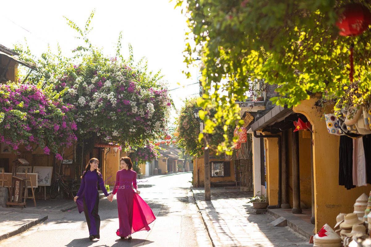 Studio chuyên chụp ảnh áo dài ngoại cảnh ở Hội An Studio chuyên chụp ảnh áo dài ngoại cảnh ở Hội An