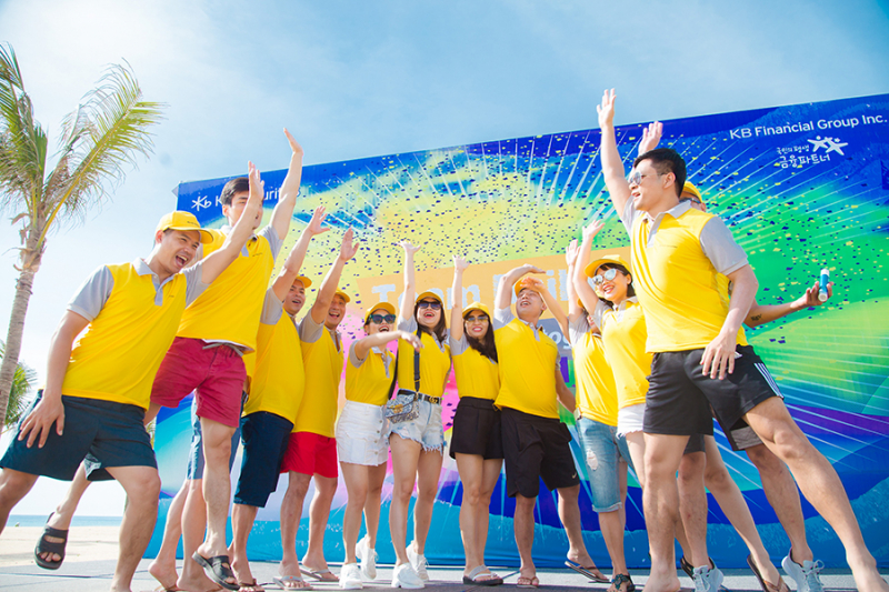 Chụp hình teambuilding và 10 cách tạo dáng đẹp cho doanh nghiệp Chụp hình teambuilding và 10 cách tạo dáng đẹp cho doanh nghiệp