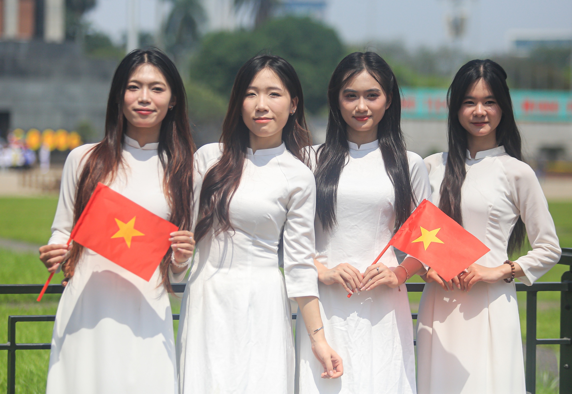 HOT 9/2025: Studio chụp hình áo dài Quốc khánh 2/9 tại TPHCM