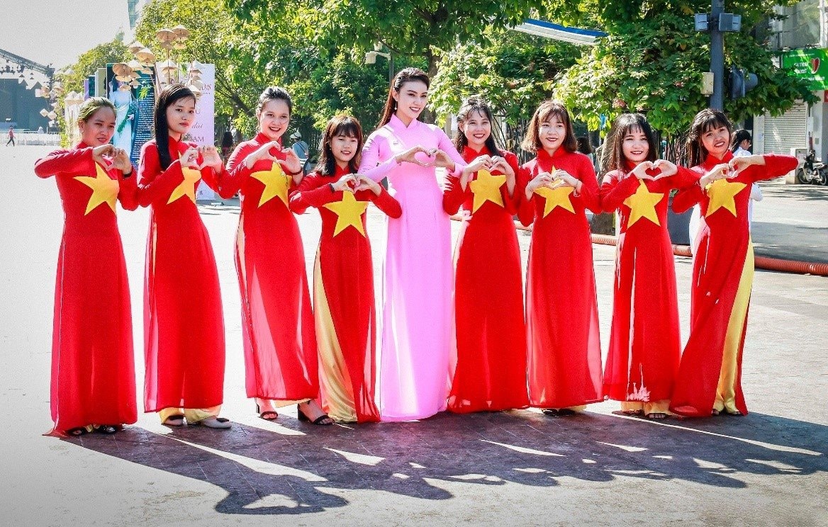 HOT 9/2025: Studio chụp hình áo dài Quốc khánh 2/9 tại TPHCM