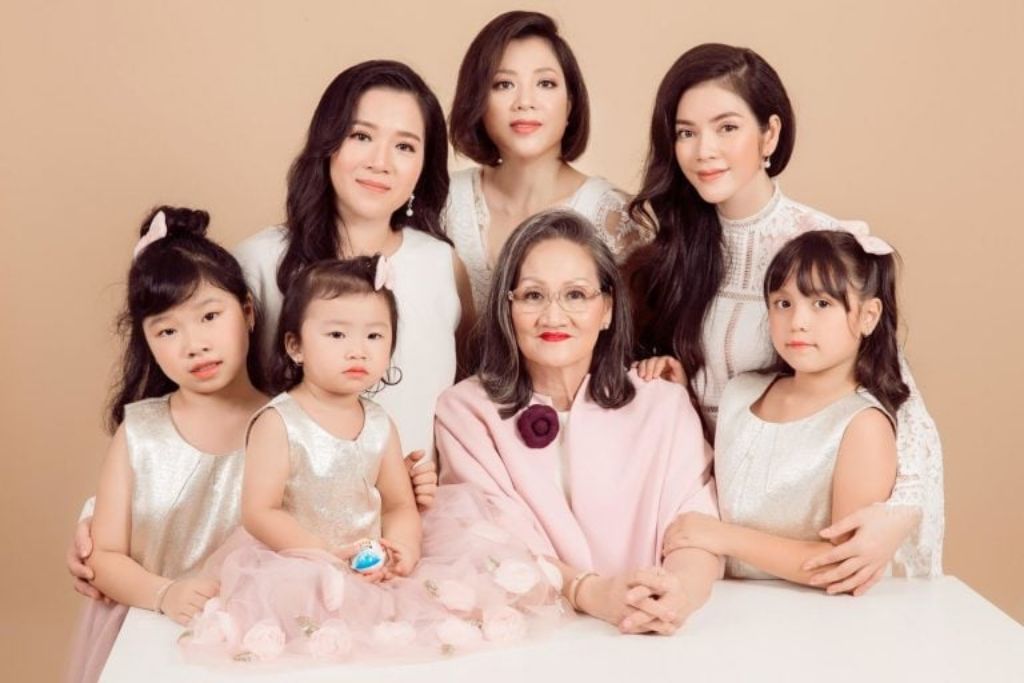 Reviews 10 dịch vụ ghép hình gia đình tại TP.HCM theo yêu cầu