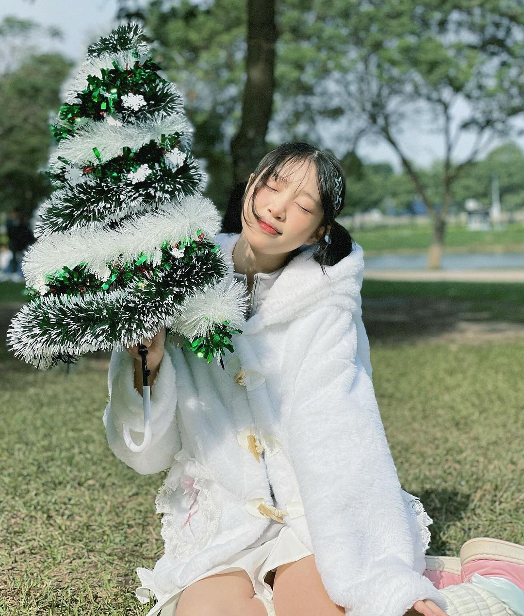 Chụp ảnh Noel ngoài trời: Góc sống ảo mùa lễ hội không thể bỏ lỡ Chụp ảnh Noel ngoài trời: Góc sống ảo mùa lễ hội không thể bỏ lỡ