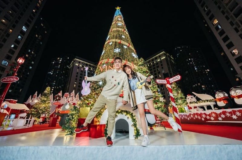 Chụp ảnh Noel ngoài trời: Góc sống ảo mùa lễ hội không thể bỏ lỡ Chụp ảnh Noel ngoài trời: Góc sống ảo mùa lễ hội không thể bỏ lỡ