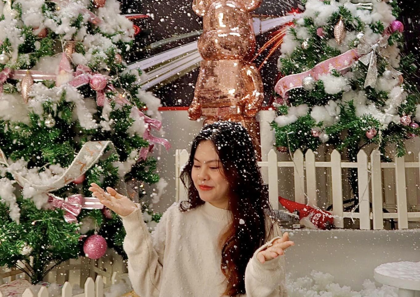 Top điểm check-in Noel lung linh ở Hà Nội như Châu Âu