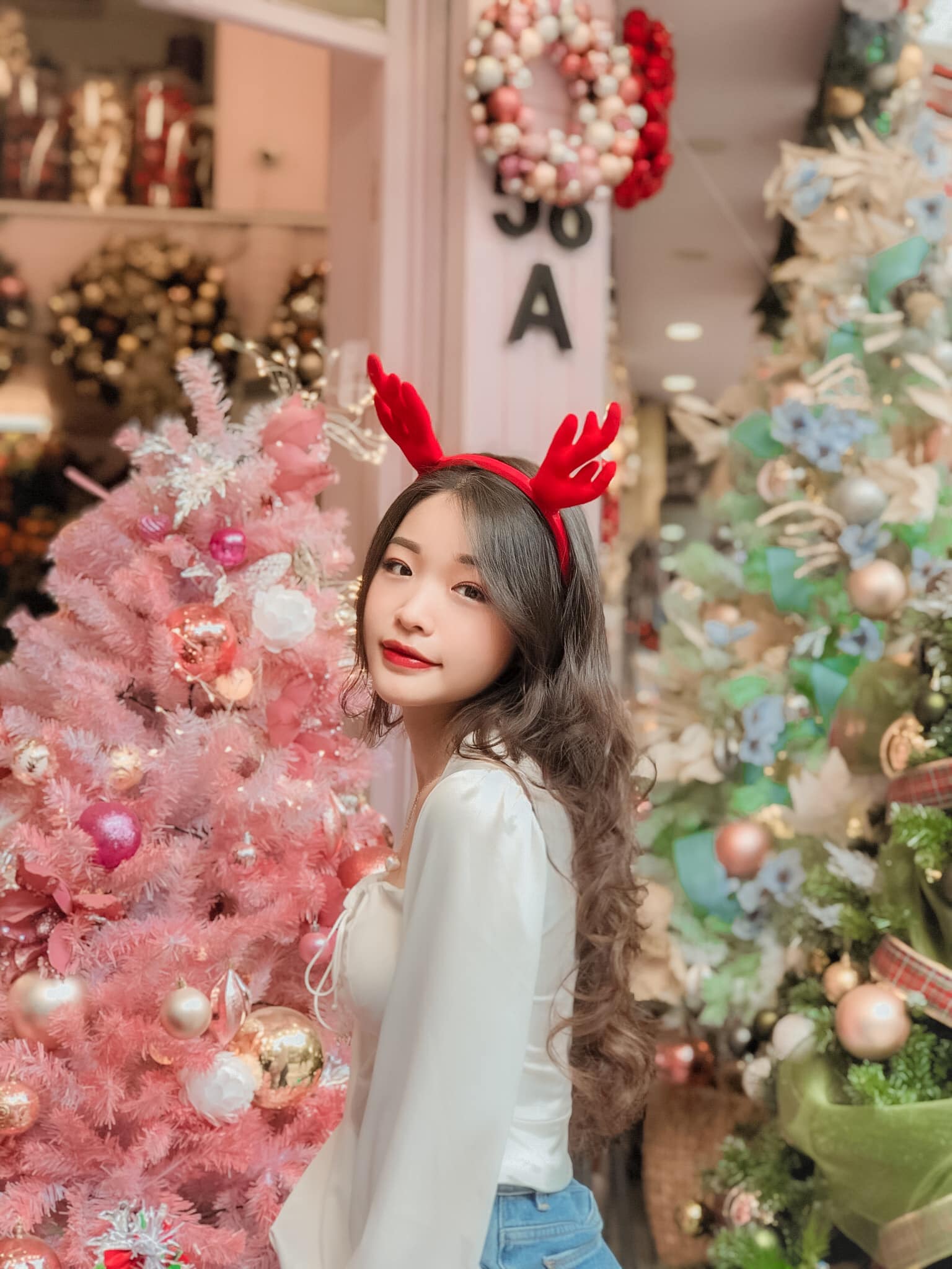 Top điểm check-in Noel lung linh ở Hà Nội như Châu Âu