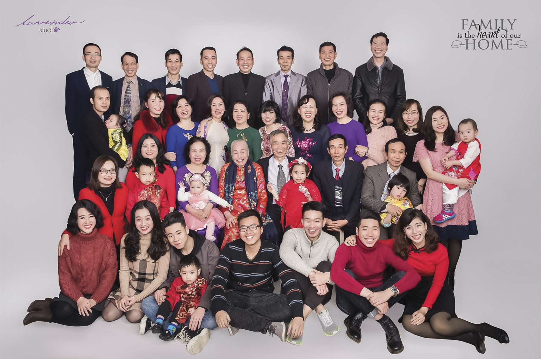 Thị trường chụp ảnh gia đình Tết tăng mạnh: Người người đặt lịch trước cả tháng Thị trường chụp ảnh gia đình Tết tăng mạnh: Người người đặt lịch trước cả tháng