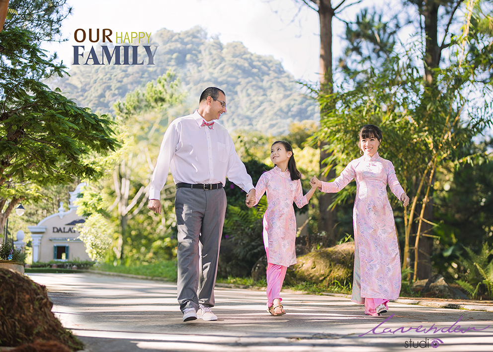 Chụp ảnh gia đình áo dài Tết với người nước ngoài 2026 Chụp ảnh gia đình áo dài Tết với người nước ngoài 2026