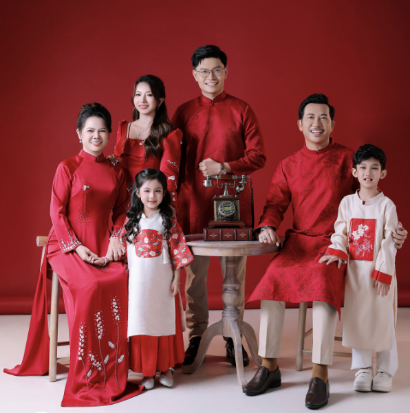 Gợi ý concept chụp ảnh gia đình áo dài phù hợp mọi thế hệ